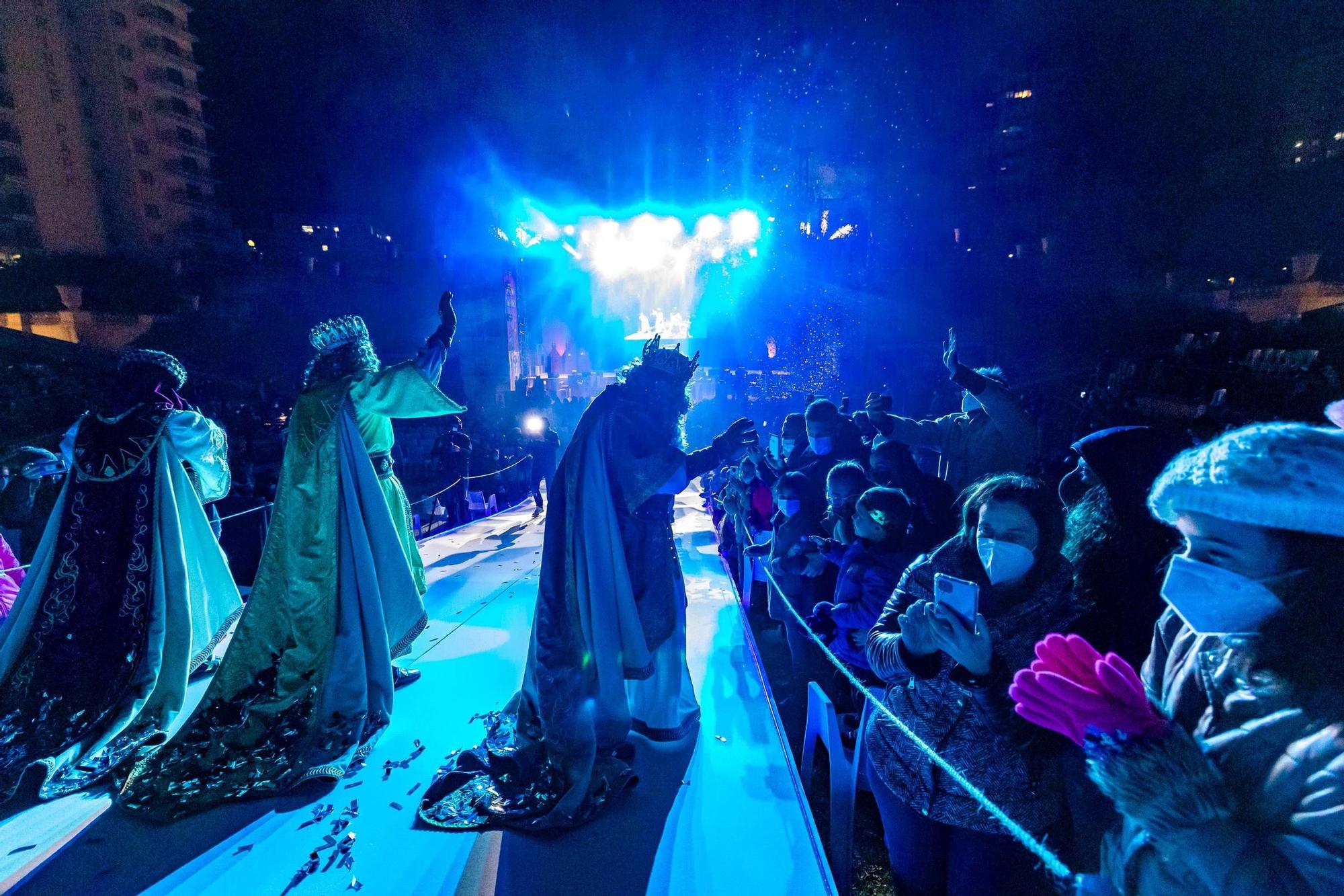 Los tres Reyes Magos fueron recibidos en el auditorio Julio Iglesias del Parque de L'Aigüera.