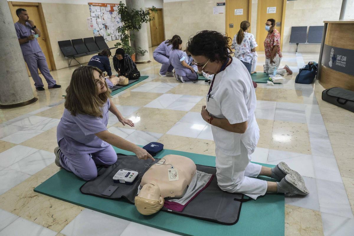 Celebración del Día Mundial del Paro Cardíaco en el Hospital de Sant Joan con un taller de RCP Celebración del Día Mundial del Paro Cardíaco en el Hospital de Sant Joan con un taller de RCP