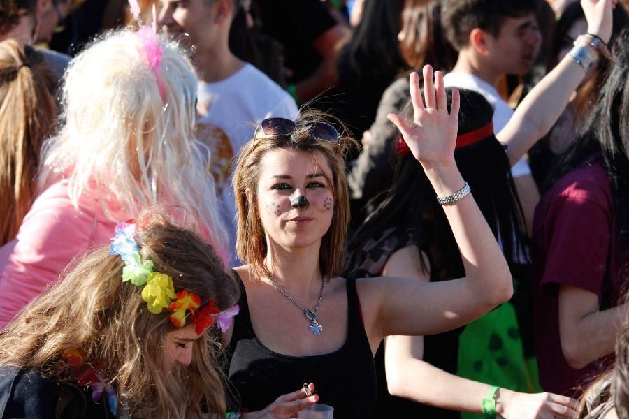 Miles de jóvenes en la fiesta del año