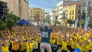 "Ahora tenemos que disfrutar": los mayores de Badajoz celebran su día con gimnasia, música y mucha ilusión