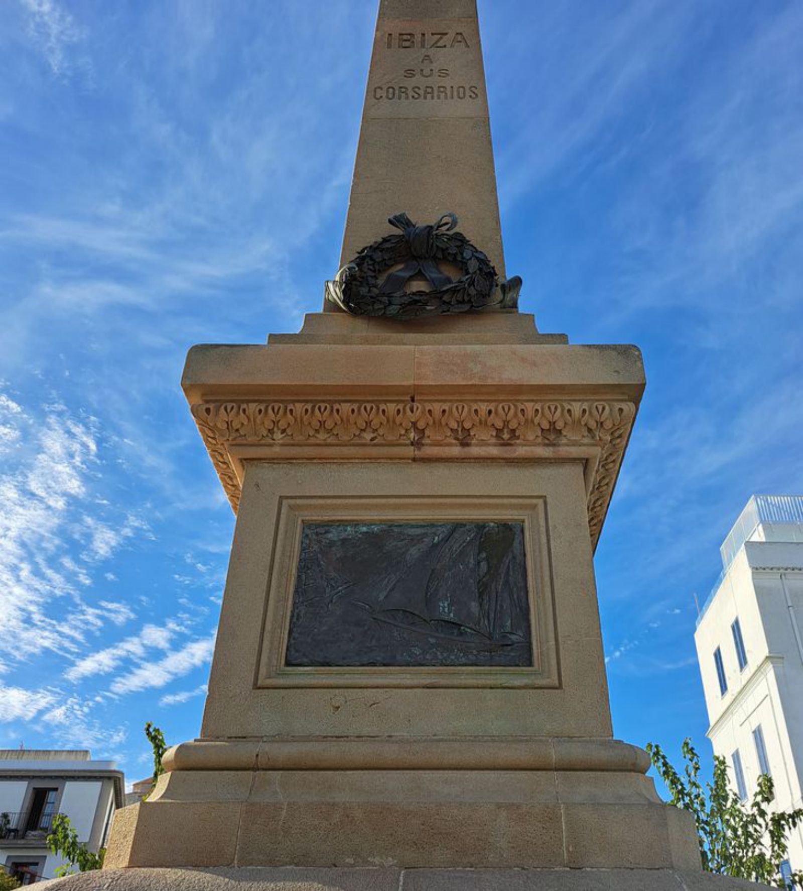 Monumento de Ibiza a sus corsarios, erigido por suscripción popular