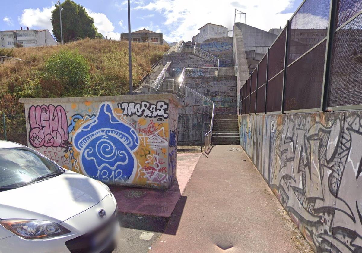 El pase de hachís se produjo en las escaleras de la calle Navarra de Vigo.