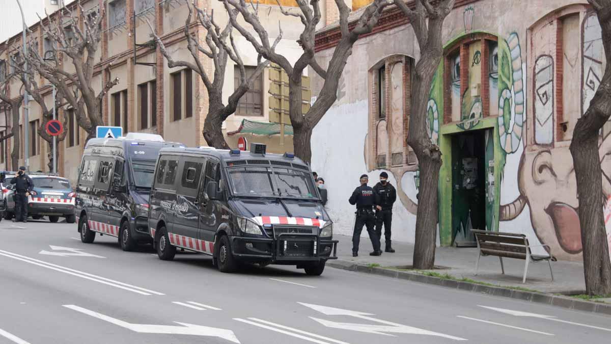 Registro de los Mossos en una nave de Mataró