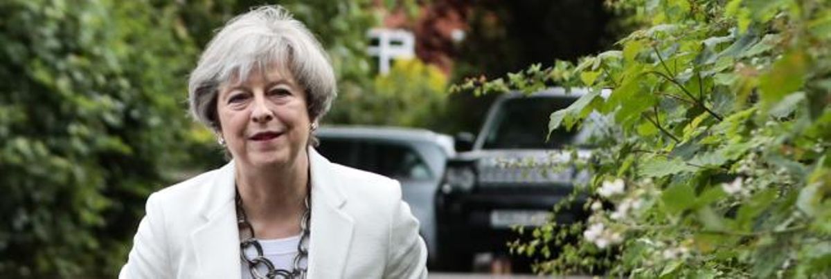 Theresa May amplía su ventaja sobre Jeremy Corbyn en los últimos sondeos