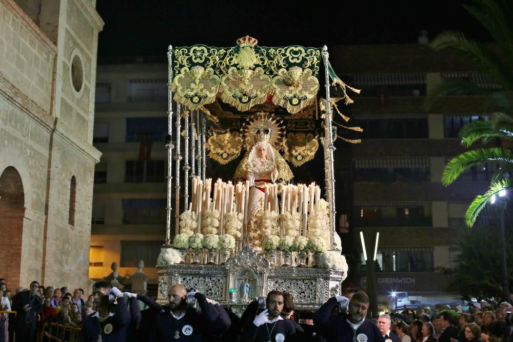 Procesión del Santo Entierro de Cristo en Torrevieja, Viernes Santo, con la participación de 18 imágenes y 154 cofradías