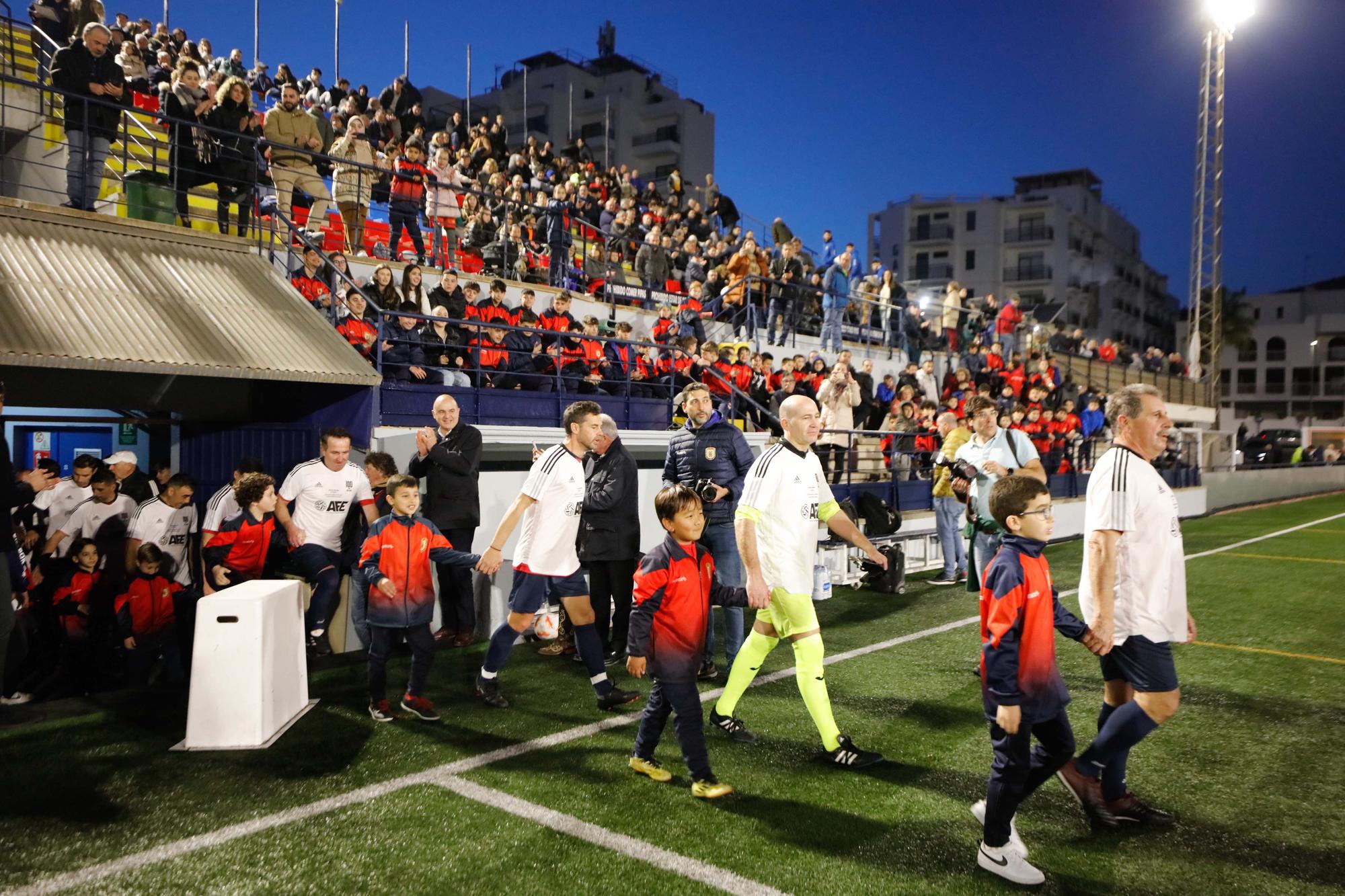 Mira aquí todas las imágenes del partido entre veteranos por el centenario del club Portmany