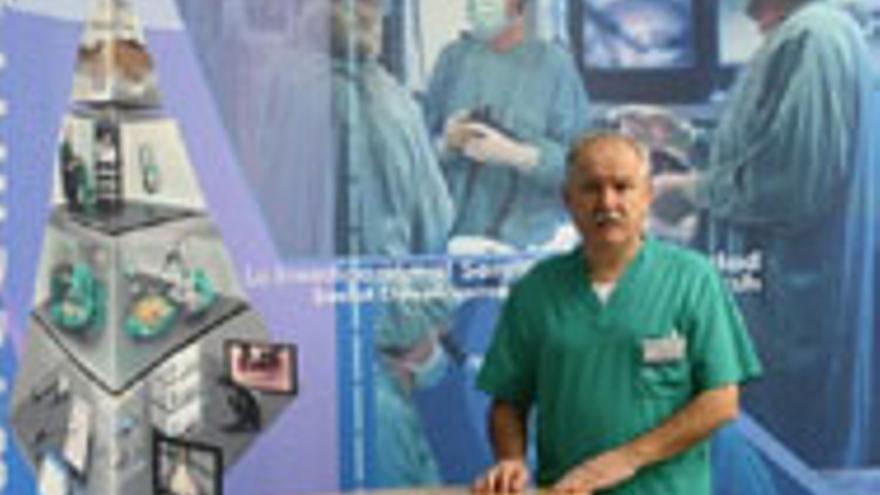 El Centro de Cirugía de Mínima Invasión aplica un tratamiento pionero para el aneurisma de aorta