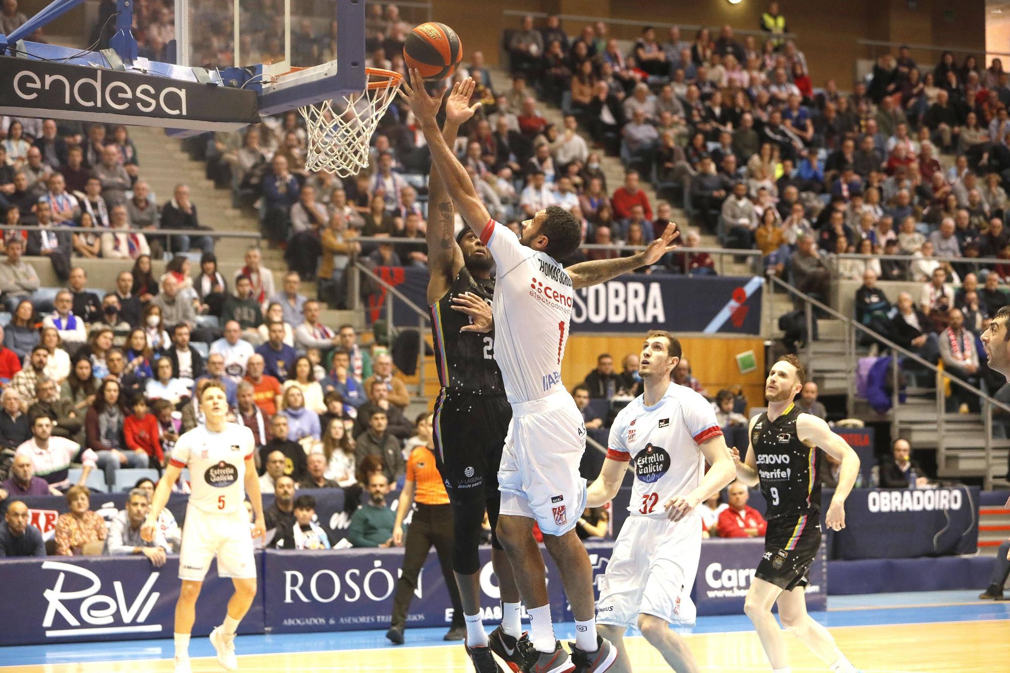 Las imágenes del partido Monbus Obradoiro vs Lenovo Tenerife