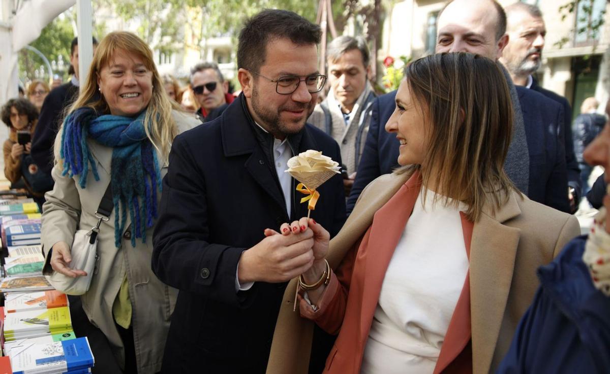 Sant Jordi obre la campanya electoral amb una desfilada de candidats