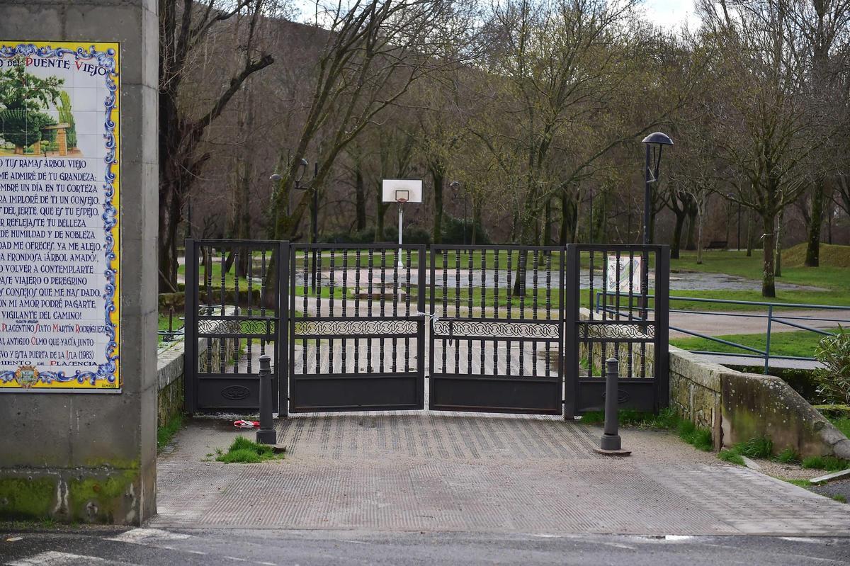 El acceso a La Isla, paseos del río y zonas precintadas de Plasencia conllevará sanciones.