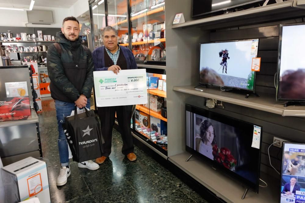 El ganador de los 6.000 euros de la Pimeef invierte el premio en zapatillas deportivas, ropa, vales de viajes y dos televisores