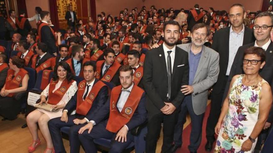 Graduación multitudinaria en Alcoy