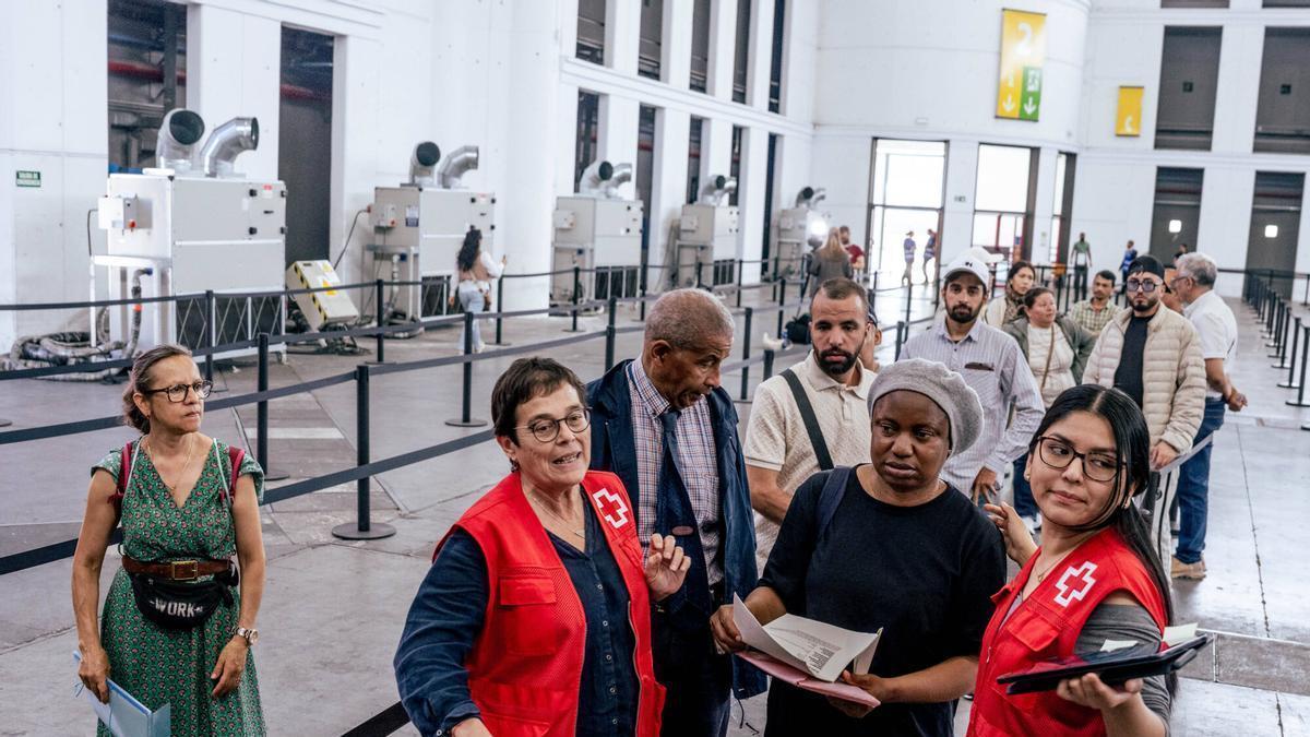 Dispositiu de l'Ajuntament de Barcelona per a la regularització d'immigrants