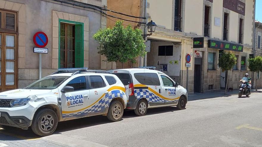 Dos coches de la Policía Local de Bunyola.