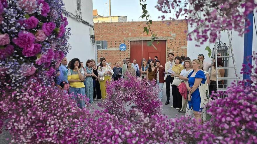Más de 50 rincones, seis artistas nacionales y un festival de color, vuelve Cañete en Flor: fechas y todo el programa