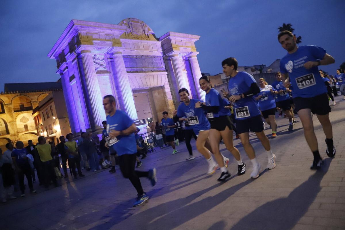 Un tsunami azul recorre Córdoba por el autismo