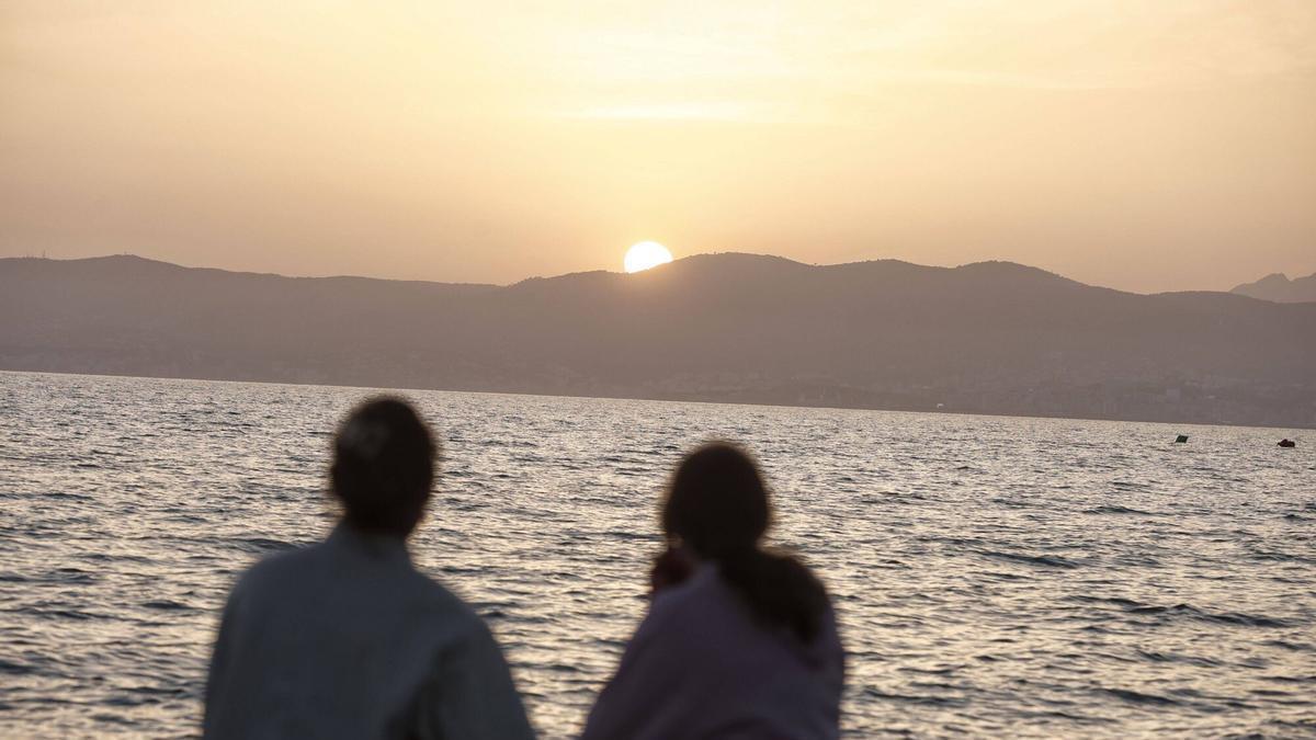 Ensayo del eclipse en Playa de Palma.