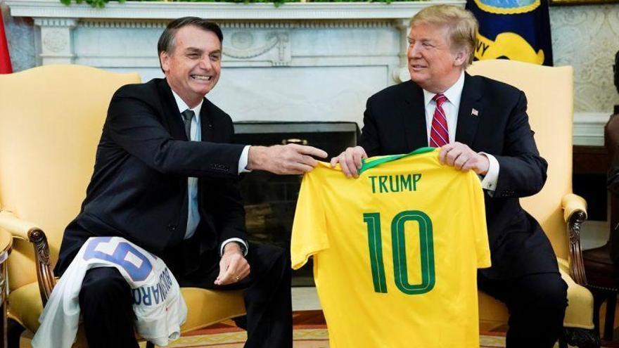 Bolsonaro dice que Trump saldrá más fuerte para el bien del mundo