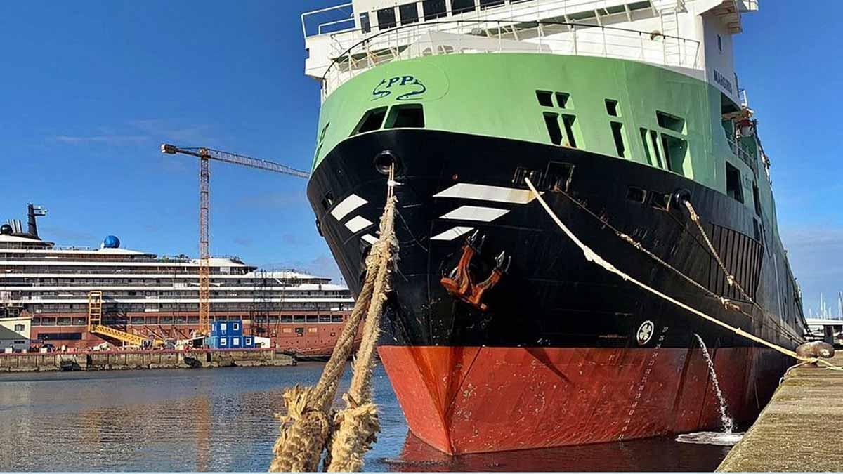 El “Margiris”, amarrado esta semana en el puerto de Vigo.