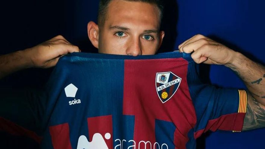 La SD Huesca presenta su nueva piel
