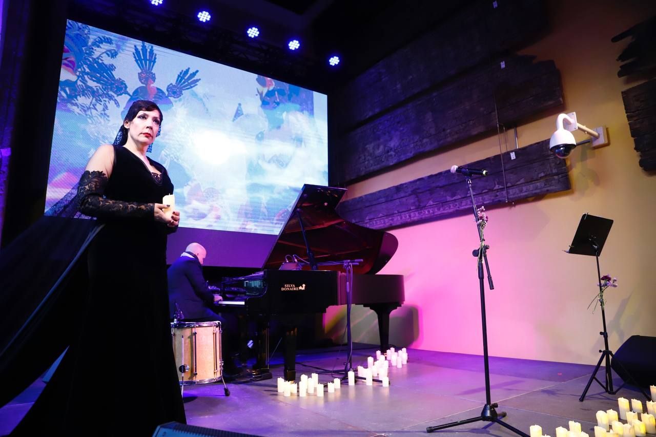 La Trini deslumbra con sus saetas en la Mezquita-Catedral