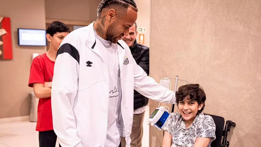El bonito gesto de Neymar con un aficionado del Santos