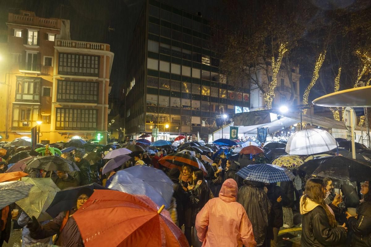 Nach Absage aller Events zu Sant Sebastià: So trotzten Bruderschaften und Anhänger des alternativen Stadtfests dem Regen
