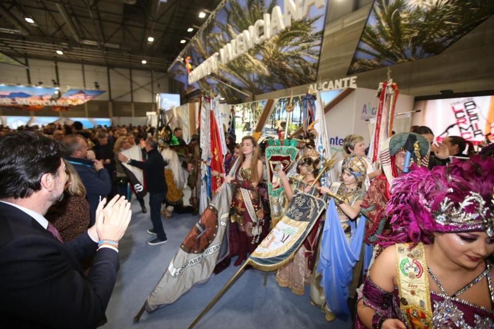 La Federación de Moros y Cristianos de Alicante lleva la fiesta a Madrid.