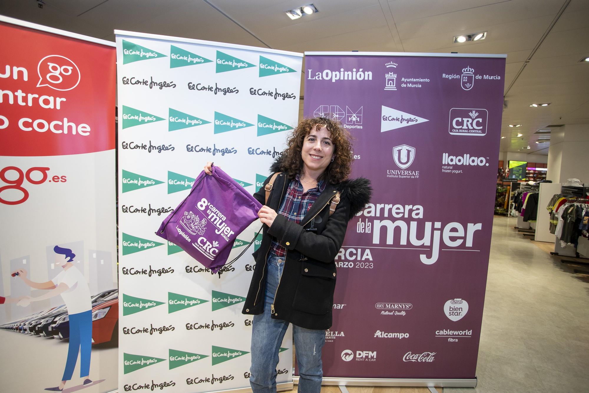 Entrega de dorsales de la Carrera de la Mujer (viernes por la tarde)