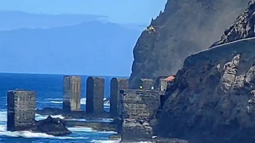 El fuerte oleaje causa cuatro muertos en Canarias