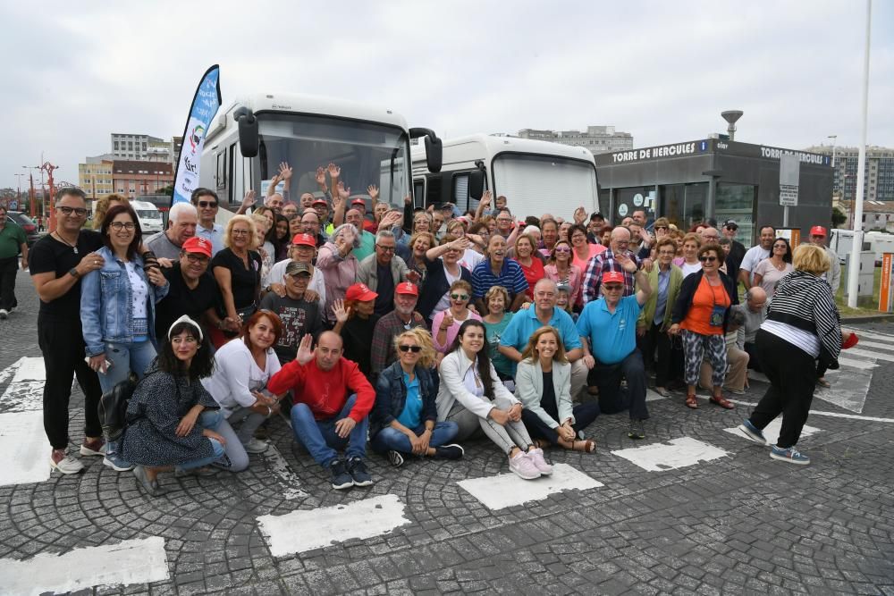 Los participantes de la Ruta de Autocaravanas Yakart parten de la Torre en una expedición que pasará por las cuatro provincias gallegas.