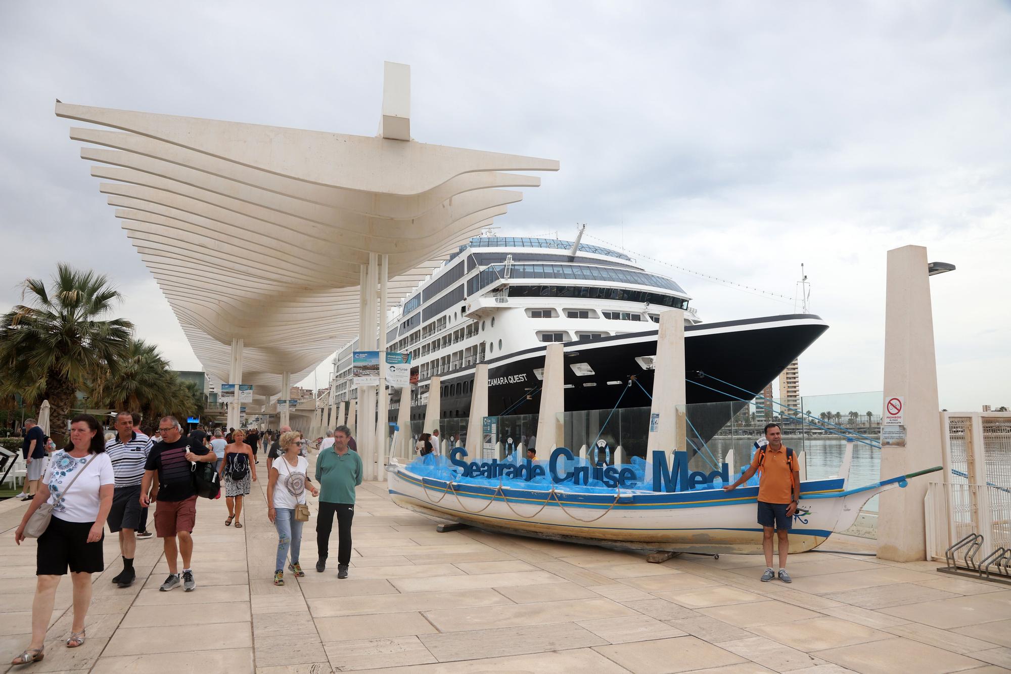 Preparativos en el Palmeral de las Sorpresas para los Málaga Cruise Days