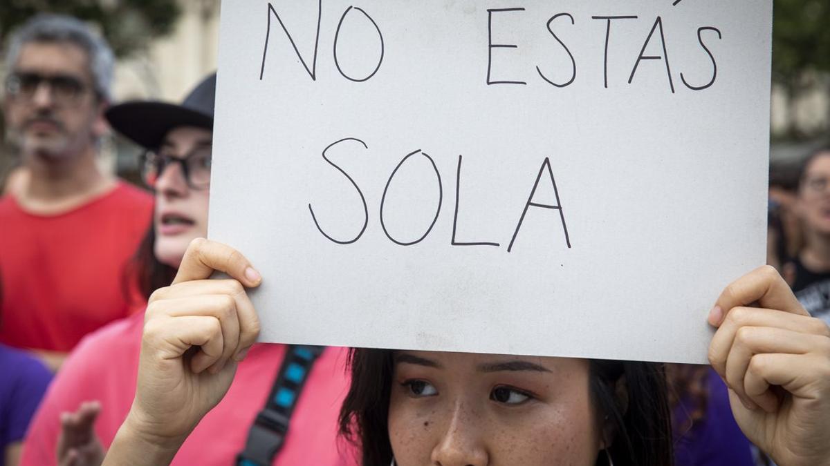 Manifestación de apoyo a la víctima de la Manada de Manresa en València, el 8 de julio del 2019