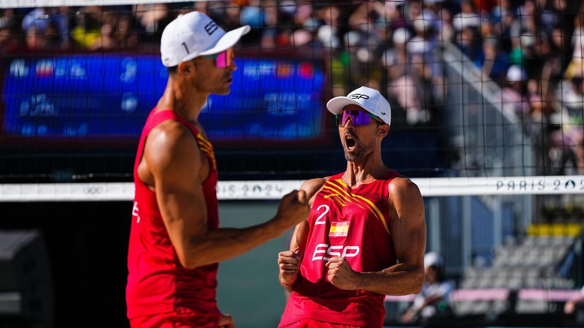 La pareja española Pablo Herrera y Adrián Gavira, en los octavos de final de los Juegos de París.