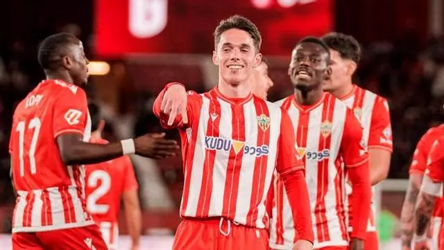 Resumen, goles y highlights del UD Almería 5 - 1 Real Sociedad B de la jornada 32 de LaLiga Hypermotion