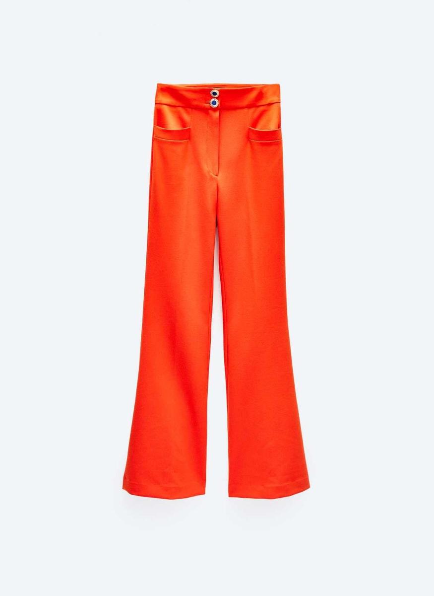Pantalón de tiro alto y botones joya de Uterqüe