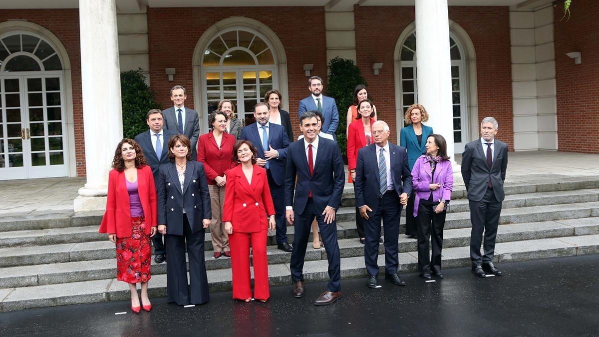 Foto de familia de los ministros del Gobierno de Pedro Sánchez