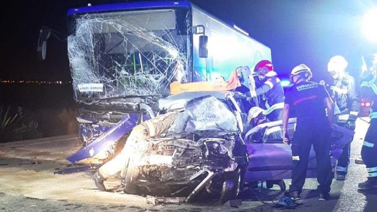 Fallece la conductora de 20 años del coche que chocó contra un autobús en Alicante