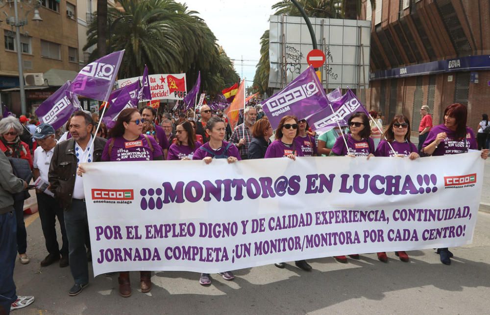 Miles de personas participan en la marcha convocada por los sindicatos para este martes, Día Internacional del Trabajo