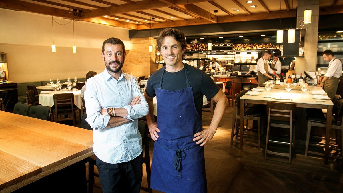 Jaime Santianes y Nino Redruello, en el comedor de Molino de Pez.