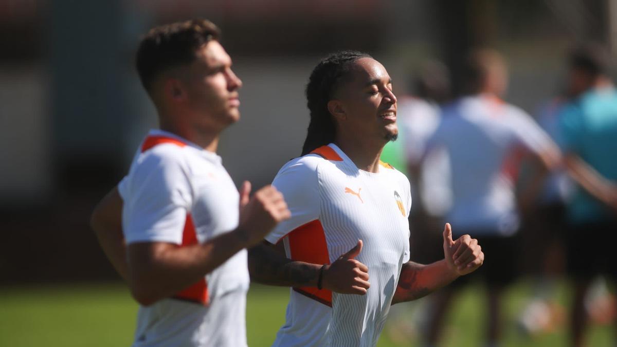 Hugo Duro y Hélder Costa, durante un entrenamiento