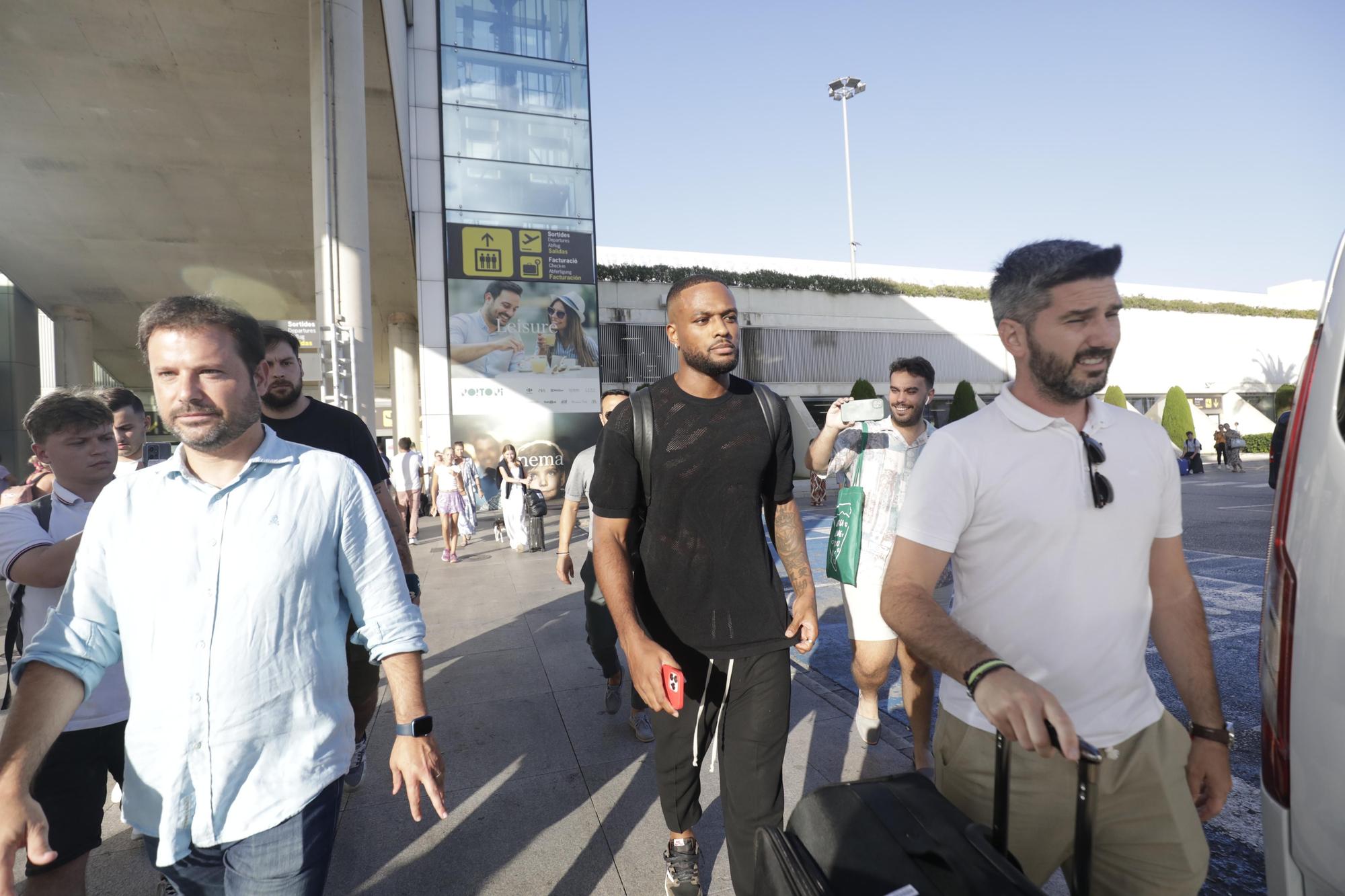 Cyle Larin llega a Mallorca: "Estoy muy feliz"