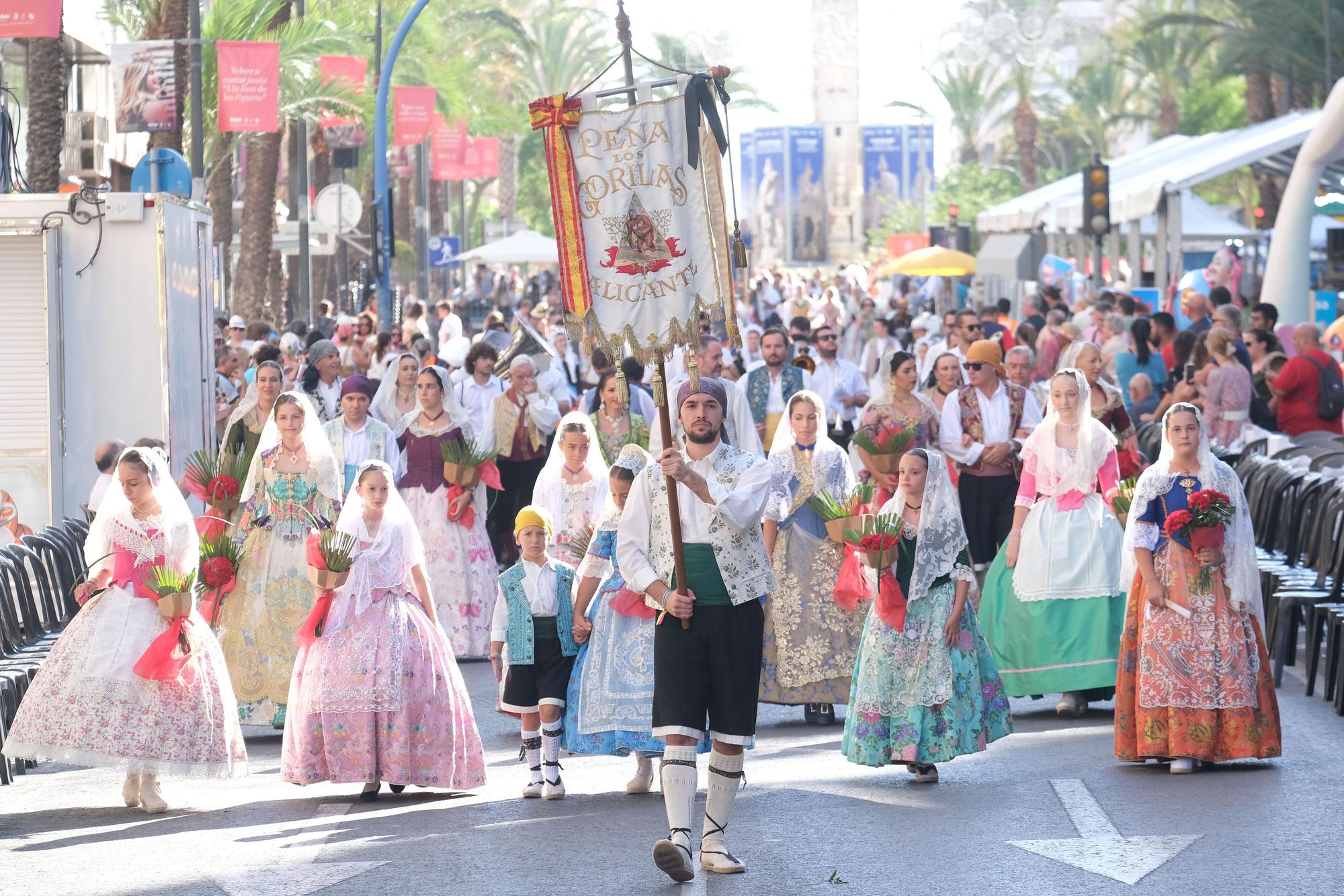 Emotiva ofrenda floral a la Patrona