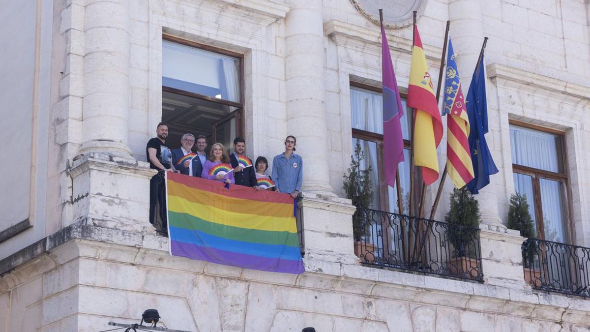 Día contra la LGTBIfobia   Gandia y Oliva leen manifiestos contra  los delitos de odio