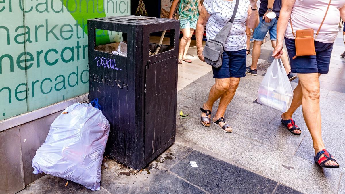 El Ayuntamiento prorrogará por quinto año el contrato con FCC pese a las deficiencias que el servicio presenta.