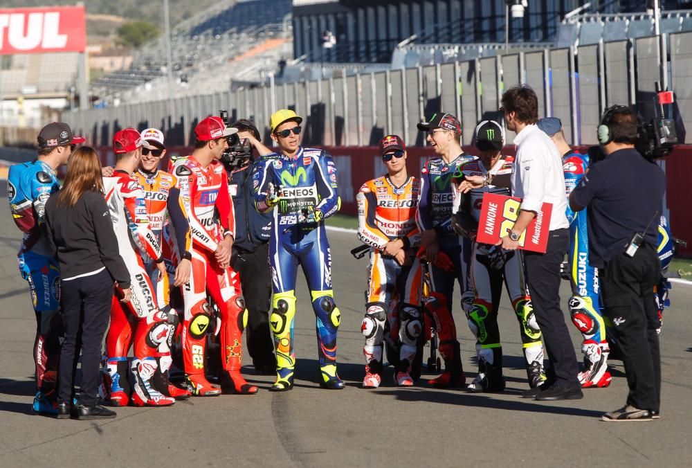 Gran ambiente en la calle de boxes del Circuito de Cheste