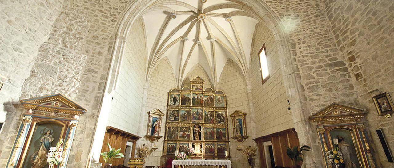 Interior de la iglesia de la Asunción. //Fotonazos.es