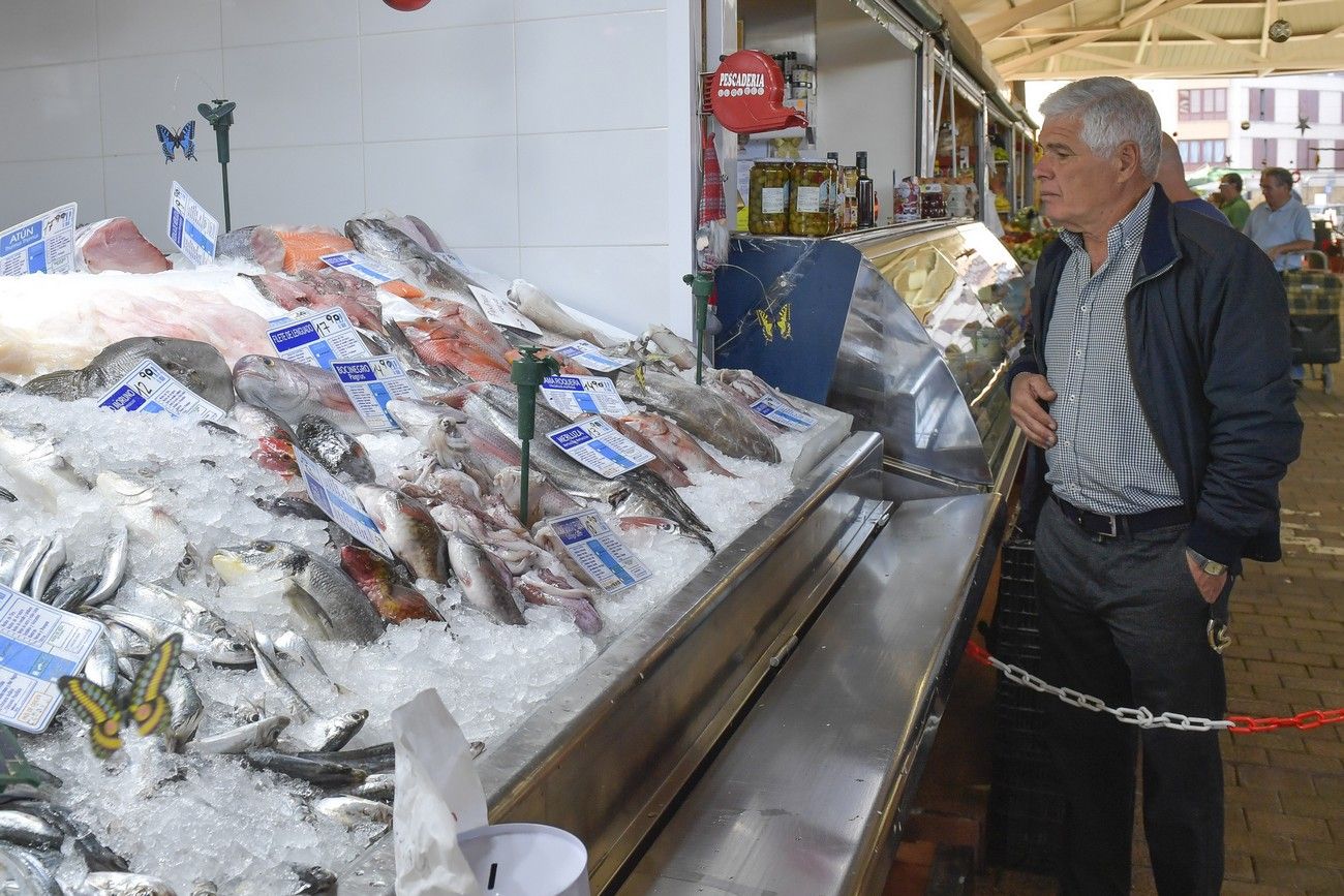 Compras para la cena de Navidad en el Mercado Municipal de Telde