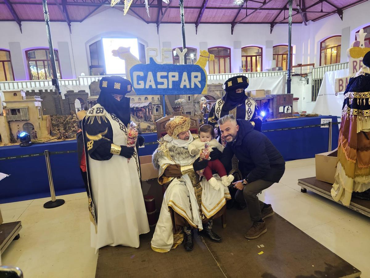 EN IMÁGENES: APOTEOSIS DE LOS MAGOS EN VILLAVICIOSA EN IMÁGENES: APOTEOSIS DE LOS MAGOS EN VILLAVICIOSA