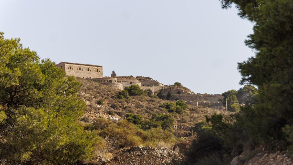 El monte Galeras en Cartagena en una imagen tomada este martes